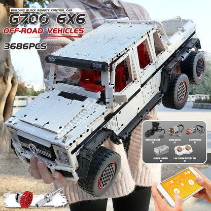 Mould King 13061 - RC Motorized G63 6x6 Building Block Car